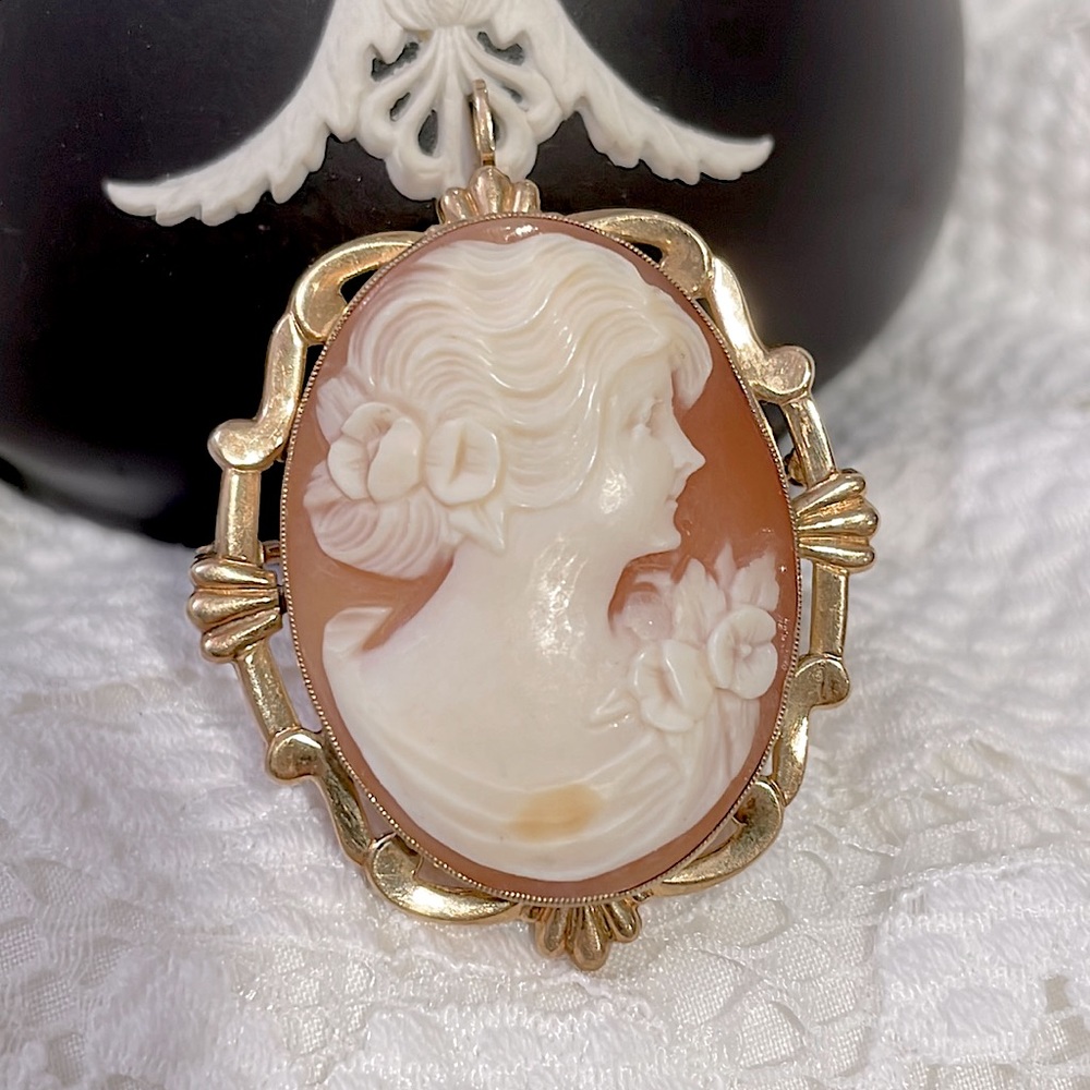 Antique 10K Gold Shell Cameo Brooch Pendant